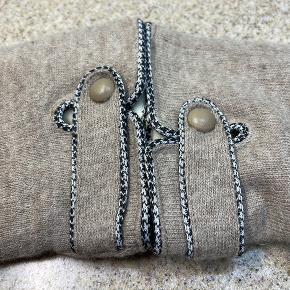 HOUNDSTOOTH GLOVES 🧤 BEIGE BLACK / WHITE LOVE ❤️ THE LITTLE TOUCH HOUNDSTOOTH. - Picture 4 of 9